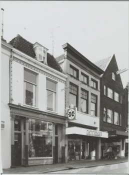 Renovatie winkel met 2 bovenwoningen Langestraat 133